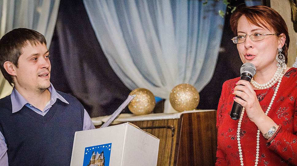 Главред "Ъ-Черноземье" Андрей Цветков (слева) и руководитель пресс-службы Воронежской областной думы Руслана Переславцева 
