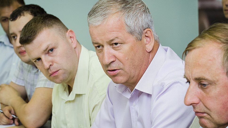Круглый стол «Возможности индустриальных парков для развития малого бизнеса», организованный Ъ-Черноземье совместно со Сбербанком. Справа налево: Александр Носков, Владимир Чуфенев и  Максим Синяков. 
