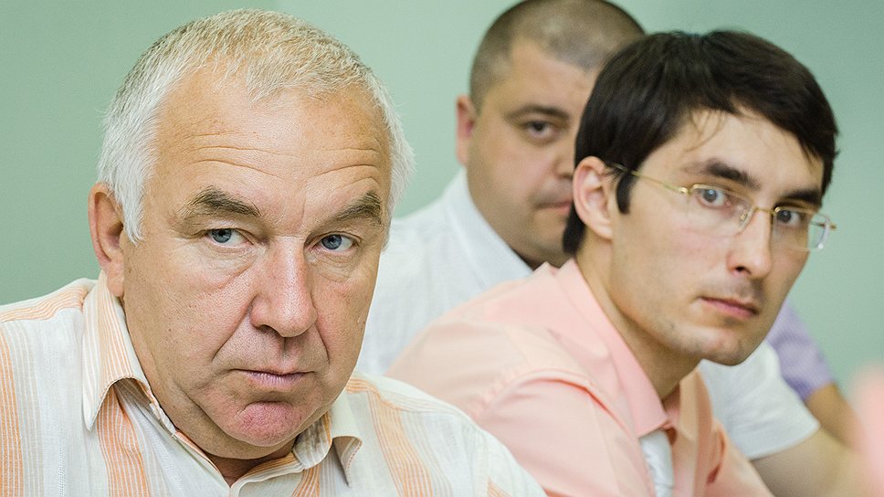 Директор управляющей компании «Перспектива» Александр Енин (слева) и начальник отдела стратегии развития и инвестиционной политики администрации Бобровского района Александр Фокин. 