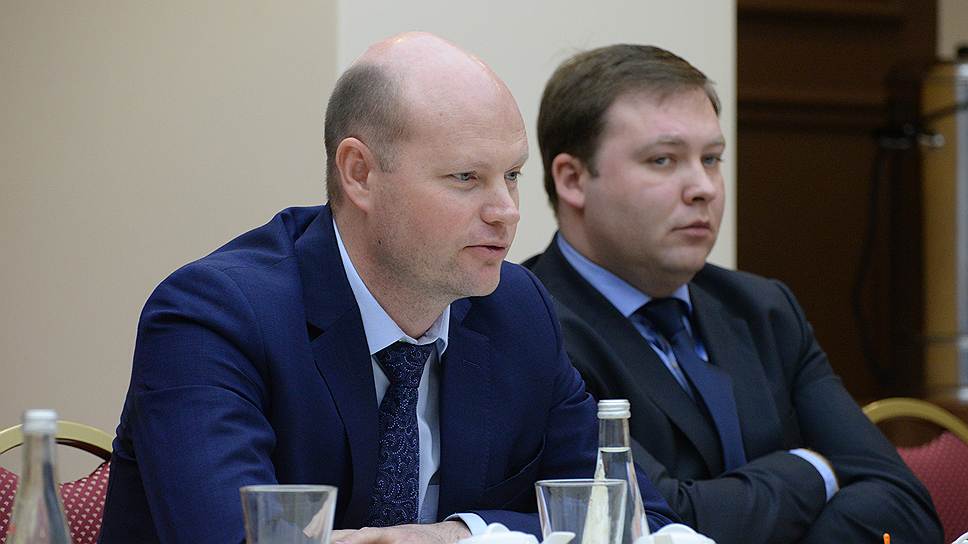 Замуправляющего воронежским отделением Сбербанка Александр Михайлусь (слева) и гендиректор финансовой компании «Аксиома», депутат воронежской гордумы Иван Кандыбин 