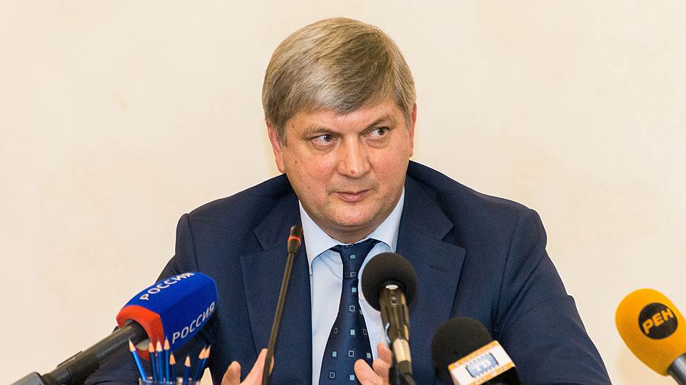 2014. Мэр Воронежа Александр Гусев во время встречи со СМИ в здании мэрии