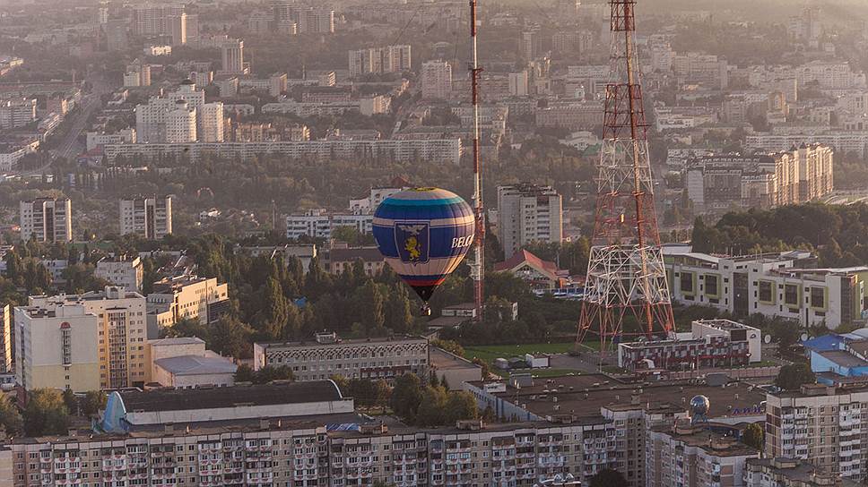 В Белгороде удостоверения пилотов аэростатов имеют пять пилотов, аэроспорт представлен также в Курске, Воронеже и Тамбове, а вот в Липецке и Орле не развивается совсем.