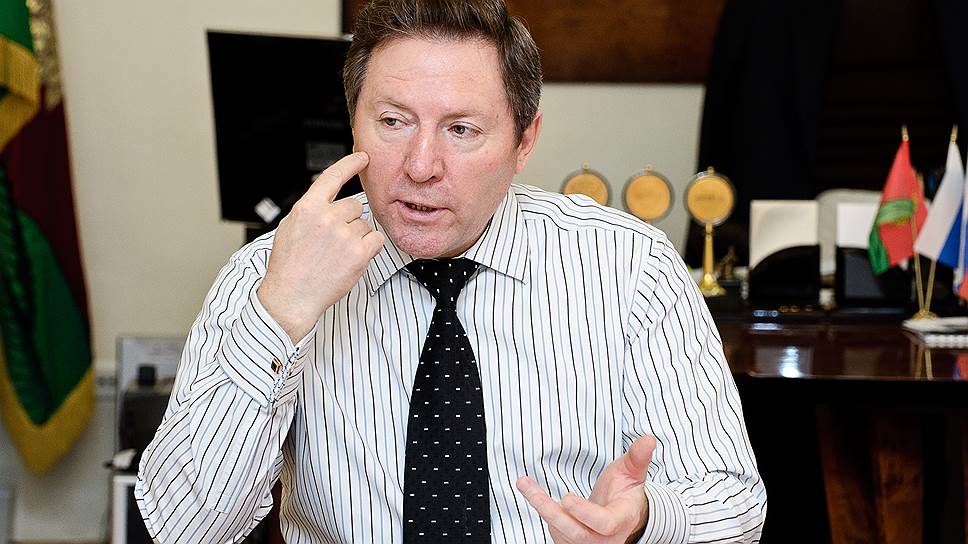 «Господа, вдумаетесь в то, что вы сейчас говорите, особенно те, кто против пенсионной реформы. Я переведу на русский язык. Сегодня, подчеркиваю сразу фундаментальную вещь, возраст пенсионный для грамотного анализа никогда является главным. Пенсионный это лишь всего лишь следующая функция из главного аргумента. Если мы претендуем на развитую экономику, но по пенсионному обеспеченью мы то находимся в рамках не лидером». Цитаты Олега Королева расходятся по СМИ не только благодаря микроблогу: на Youtube есть несколько роликов с высказыванием экс-губернатора о пенсионной реформе на заседании облсовета.  