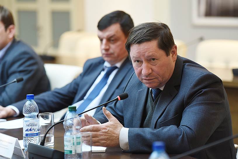 Директор филиала АО «Атомэнергоремонт» -«Нововоронежатомэнергоремонт» Евгений Полуденцев (справа). 