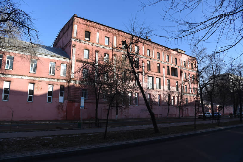 Позиция «формального участника» во время сноса хлебозавода регионального управления по охране ОКН может стать «последней гирькой в кадровом решении», заявил губернатор Воронежской области Александр Гусев.