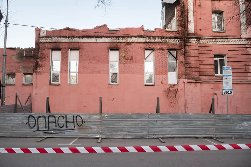Для юридических лиц правонарушение, аналогичное тому, которое допустил застройщик, предусматривает штраф от 200 тыс. до 5 млн руб.