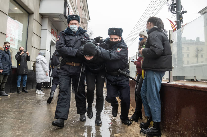 Митинг в поддержку политика Алексея Навального в Воронеже. 