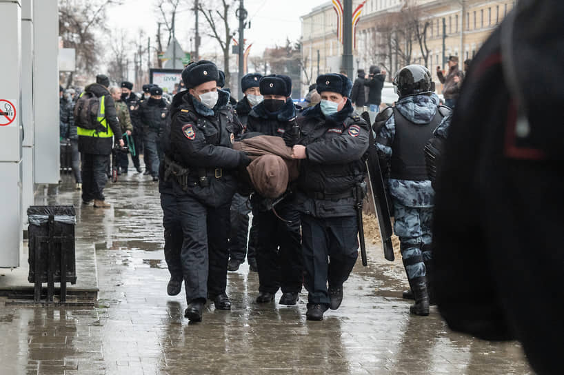 Митинг в поддержку политика Алексея Навального в Воронеже. 