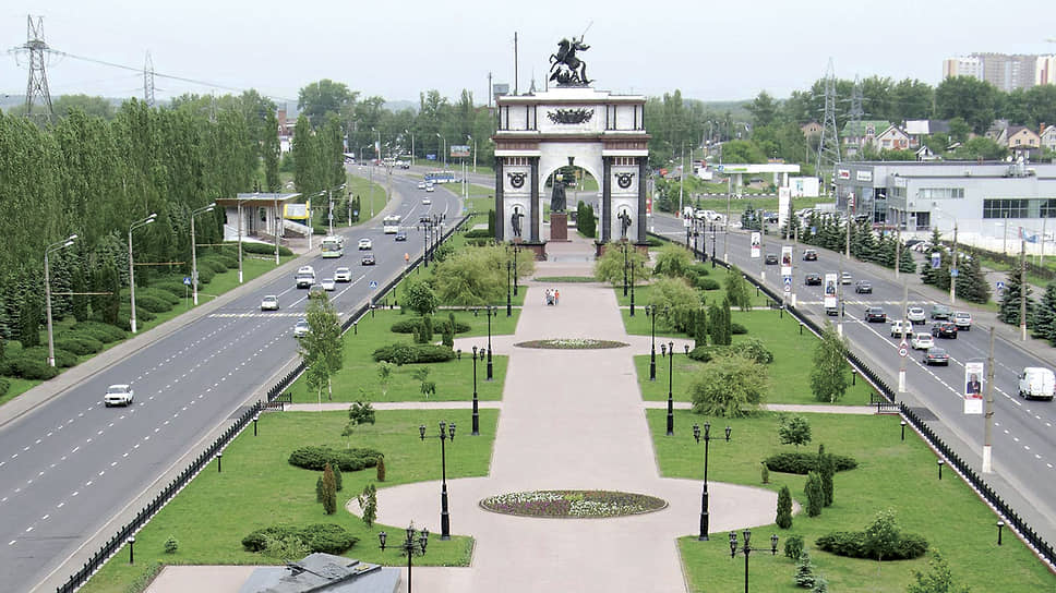 Триумфальная арка мемориального комплекса «Курская дуга»