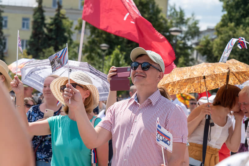 В ходе мероприятия корреспонденты «Ъ-Черноземья» заметили множество чиновников мэрии Воронежа и облправительства, которые помогали в организации акции.  