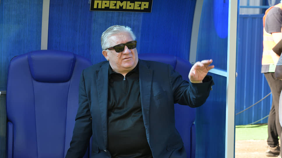 Главный тренер «Факела» Сергей Ташуев после победы заявил, что его подопечные в этот раз действовали гораздо точнее соперника: «Когда в первом тайме не забили несколько стопроцентных моментов, появилась мысль - опять что ли? Гол в раздевалку для нас был как глоток воздуха, он позволил быть более спокойными, как и быстрый гол после перерыва»