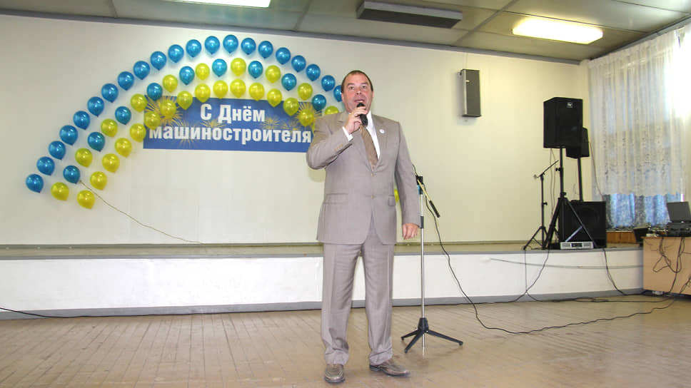 Поздравление коллектива с Днем машиностроителя 