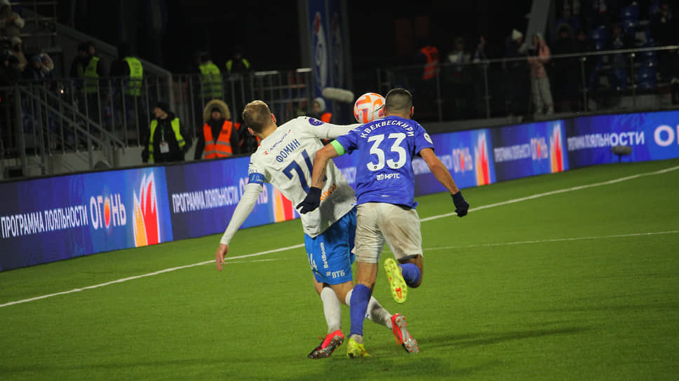 По старой футбольной формуле «не забиваешь ты — забивают тебе» вперед почти сразу вышло «Динамо»: капитан москвичей полузащитник Даниил Фомин отметился дальним ударом 