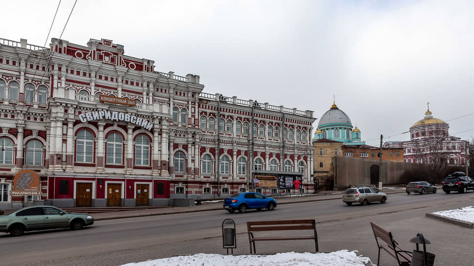 Мемориальный концертно-экспозиционный Свиридовский центр искусств (бывшее Дворянское собрание), вид с улицы Сонина 