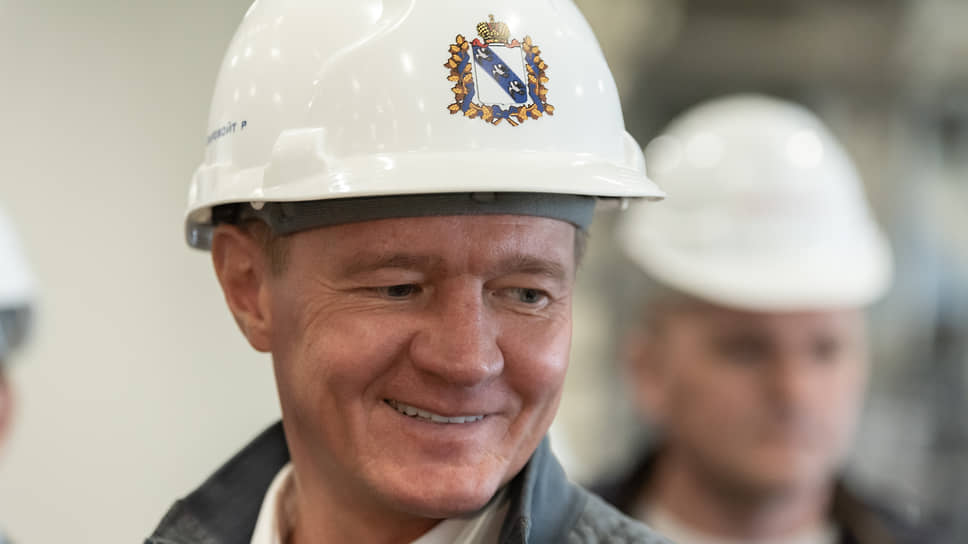 «Я имею четкий горизонт планирования — меня избрали до 2024 года. Более того, я имею в виду и 2032 год — празднование тысячелетия Курска. У меня нет планов покидать регион». В 2021-м Роман Старовойт не ожидал назначения на пост министра и думал о еще десяти годах работы в Курское области