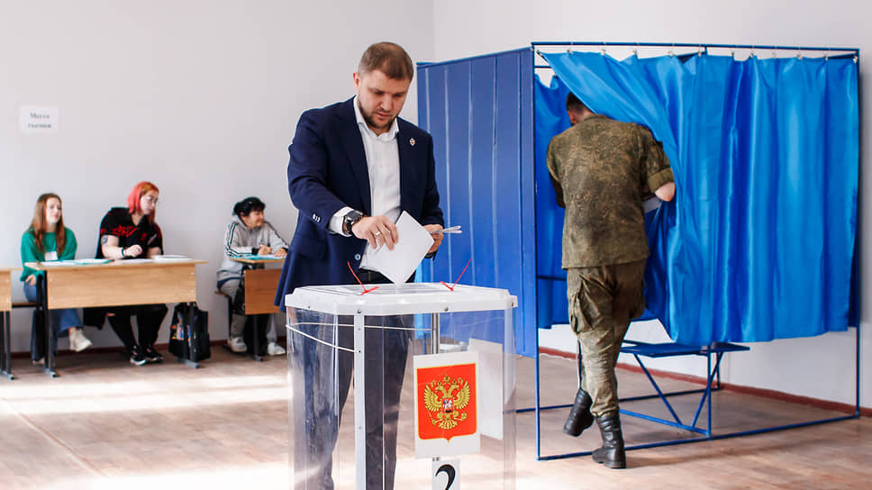Зампред правительства Воронежской области Артем Верховцев также отдал свой голос одним из первых 