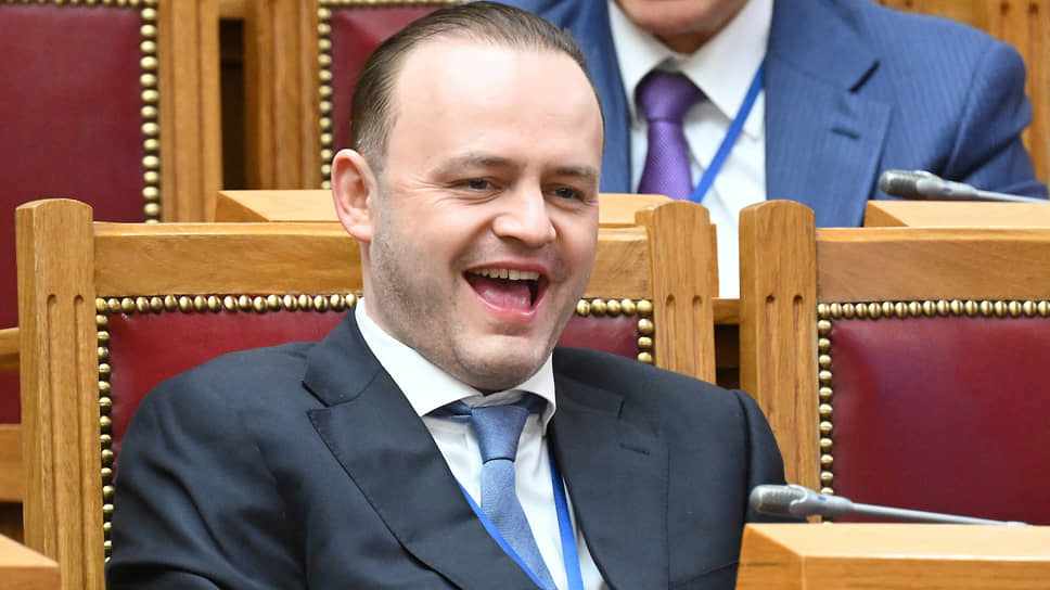 «30% чиновников легко мог бы заменить искусственный интеллект», — во время предвыборной кампании кандидат в президенты от партии «Новые люди» Владислав Даванков (на фото) на встрече с горожанами также заявил, что в число замененных искусственным интеллектом чиновников мог бы войти бывший мэр Воронежа Вадим Кстенин.