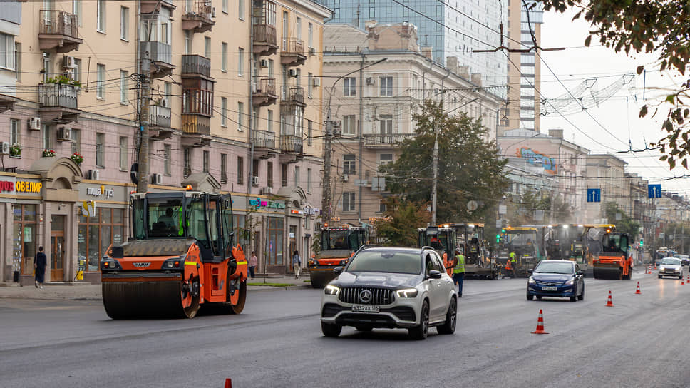 При укладке дорожного полотна на конкретном участке используется специально подобранная смесь