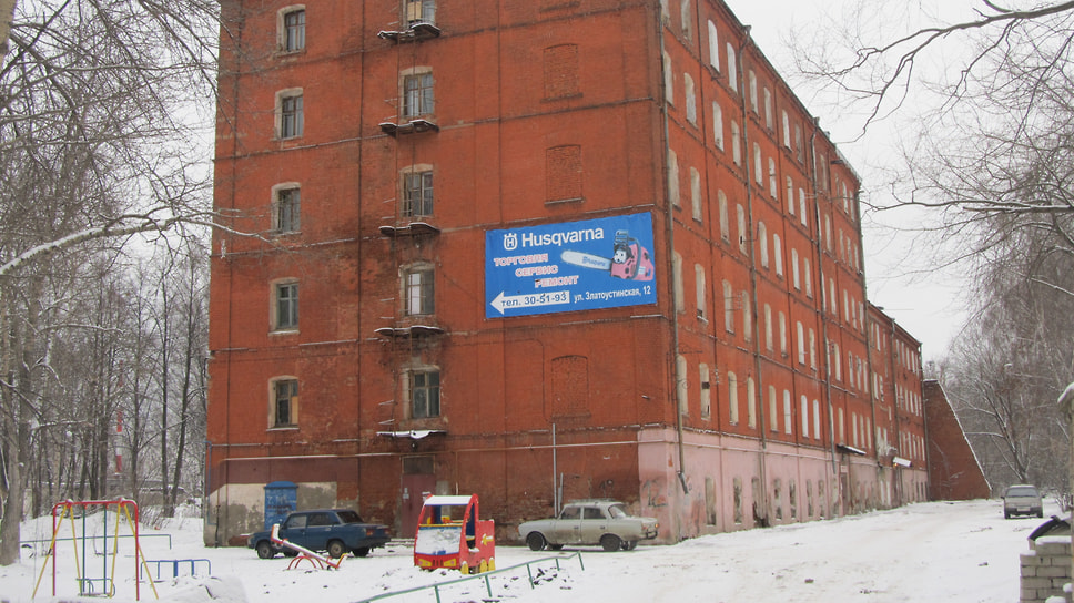 Аварийный дом в Ярославле на ул. Златоустинской 