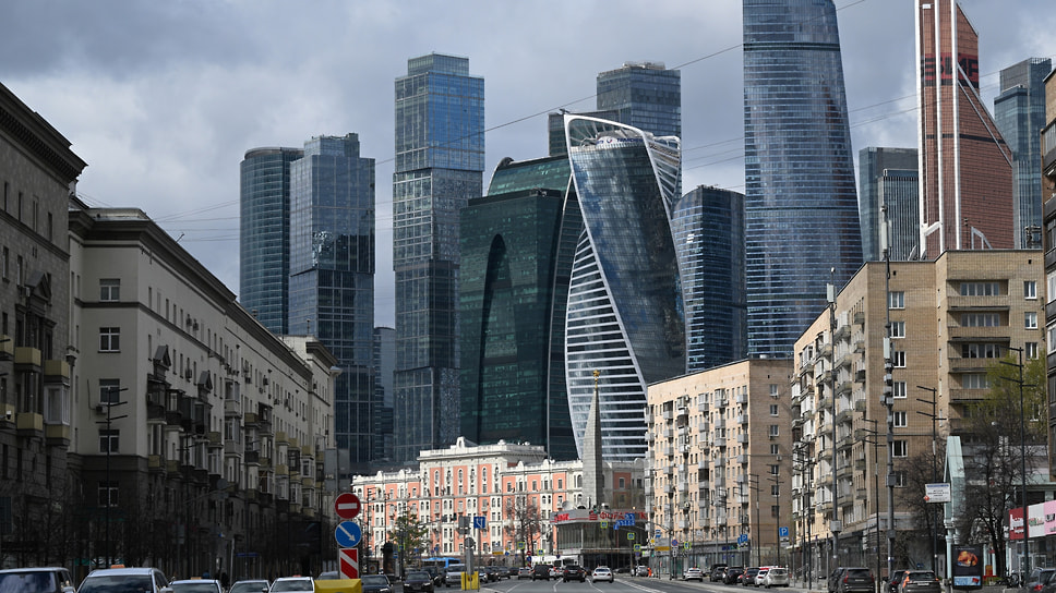 Почему стоимость квартир в ЦАО и в отдаленных районах может быть сопоставимой