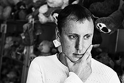 ПЛЮШЕВЫЙ КАПИТАЛ  Первоначальный капитал Сергей Киселев заработал, продавая игрушки и канцтовары в детские учреждения 