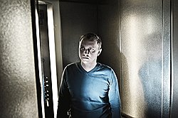 Работа на контрасте  Алексей Карпов собирается продавать юридические услуги как пирожки  