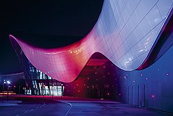 Страна ОЗ Торговый комплекс OZ Mall открылся на четыре года позже запланированного срока — лишь в апреле 2012-го. В кризис многие краснодарские стройки оказались заморожены