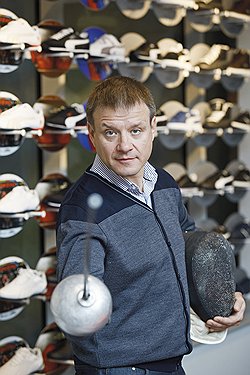 Игрок высшей лиги Алексей Пшеничный планирует составить серьезную конкуренцию гигантам спортивного ритейла — Adidas и "Спортмастеру"