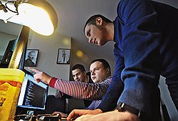 Строго по плану Сергей Носырев (в центре) и Алексей Шереметьев (справа) с помощью Planner5D удовлетворили тягу людей к планировкам 