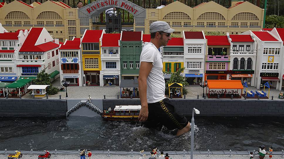 Большие и маленькие. В парках развлечений Legoland порой трудно отличить реальность от "бриксов"  