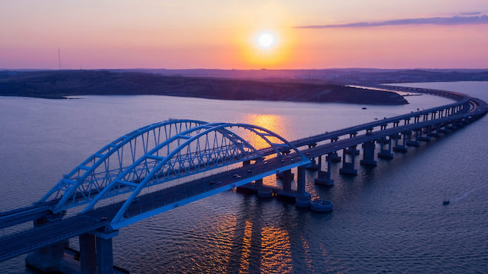 Навели мосты