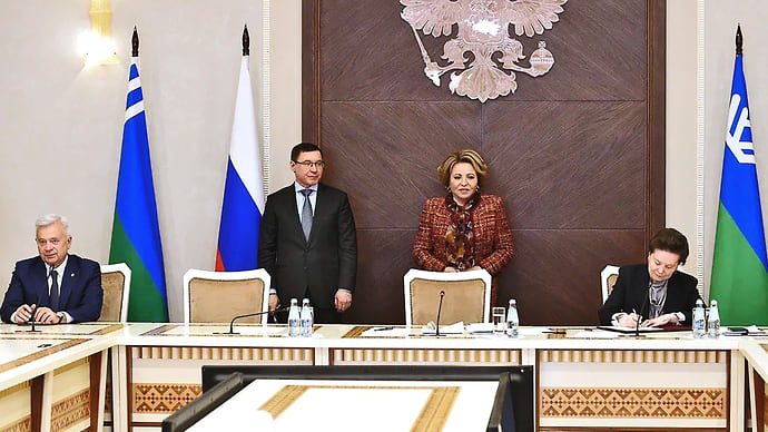 Люди прежде всего