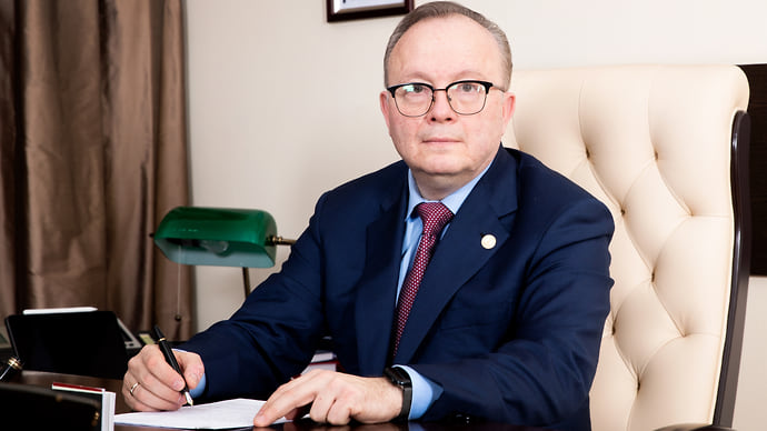«Я не считаю, что медицина переживает нелегкие времена»