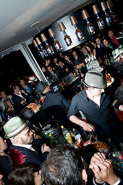 В прошлом году vip-резиденция Chivas Regal разместилась в филиале парижского клуба Chacha, а в нынешнем обоснуется в клубе Cherie Cherie