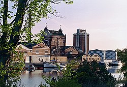 Маленький городок Охус, где производят Absolut, выглядит как место для семейного туризма 