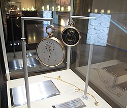 Старинные Grande Seconde (на первом плане) помогли дизайнерам Jaquet Droz найти свой новый стиль