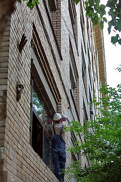 Manhatten House: прежде это было административное здание советской поры