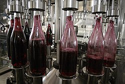 Около половины российского вина из-за нехватки винограда делается из импортного сырья