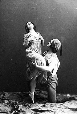 Екатерина Гельцер и Василий Тихомиров в балете "Корсар" (1912 год)
