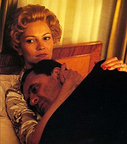 "В Никсоне" (1995) Оливера Стоуна американского президента сыграл закоренелый "доктор Лектер" Энтони Хопкинс