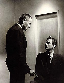 Сидни Люмет в "Системе безопасности" (1964) отказывал американскому президенту в способностях спасать мир