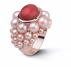 Кольцо MiMi из розового золота с барочными жемчужинами и кораллом, 2010