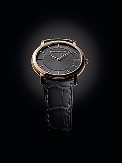 Audemars Piguet, Jules Audemars Bolshoi: швейцарская часовая марка, спонсор Большого театра, выпустила лимитированную коллекцию мужских часов формата black tie. 99 экземпляров, ультратонкий калибр AP2120, ротор украшен эмблемой Большого театра