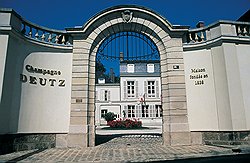 Штаб-квартира Deutz: небольшое поместье в стиле барона Эжена Османа