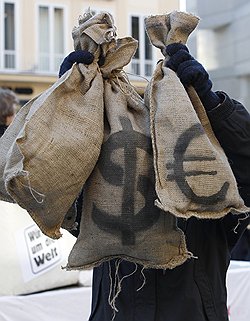 Более 80% выданных займов приходится сейчас на финансирование малого бизнеса и около 20% — на займы физическим лицам