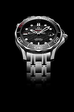 Юбилейные часы: Omega James Bond 007 50th Anniversary с диаметром корпуса 41 мм