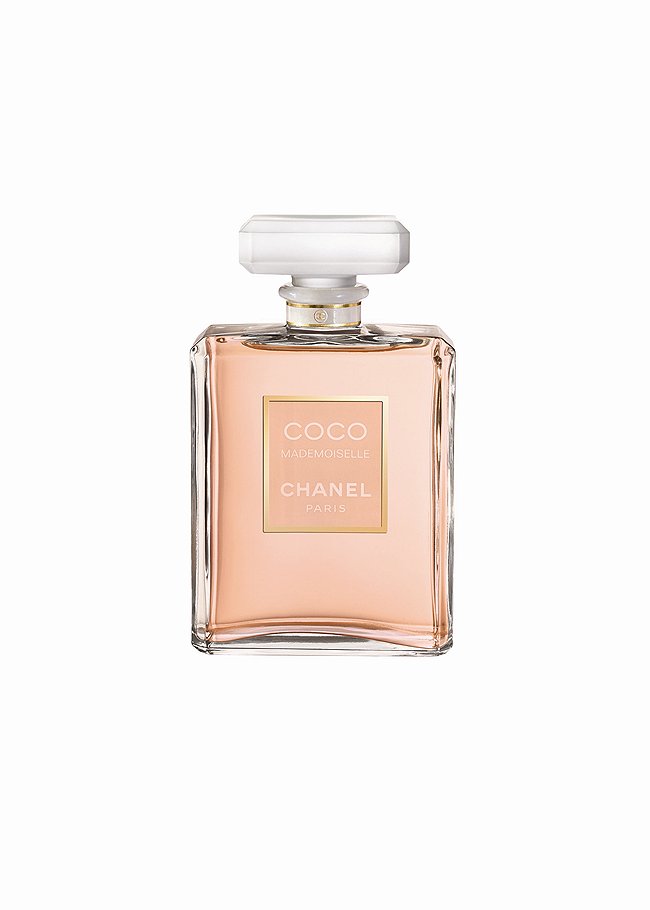 Coco Mademoiselle L`Extrait от Chanel Coco Mademoiselle L`Extrait от Chanel — более свежая и одновременно более глубокая версия известного аромата, выпущенная в высокой парфюмерной концентрации и миниатюрном формате 15 мл — для вечерних сумочек и клатчей.