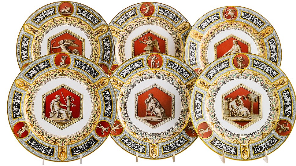Шесть тарелок из Рафаэлевского сервиза, ИФЗ, период Екатерины II, 1760-е годы, Sotheby's  