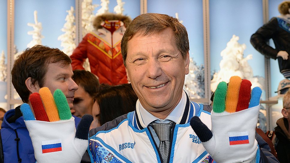 2 октября 2013 года. Президент Олимпийского комитета России Александр Жуков на открытии главного олимпийского магазина в ГУМЕ