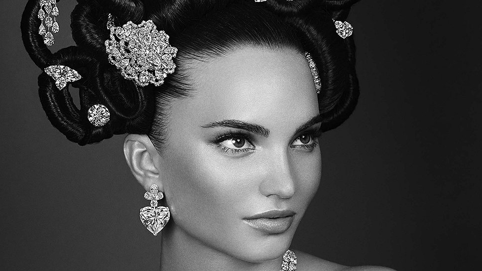 Современная переработка Hair & Jewel, созданная при помощи 22 высокоювелирных изделий к 60-летнему юбилею творческой деятельности Граффа, фотограф — Дэвид Слийпер